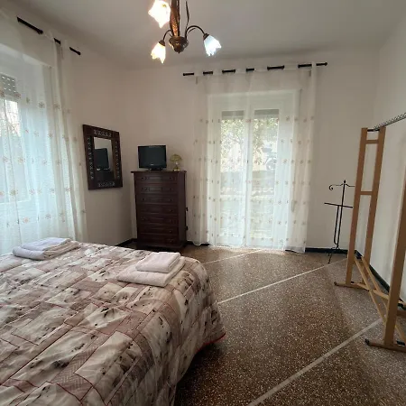 Gaslini Host With Garden Apartment